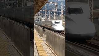 三島駅を通過する東海道新幹線N700系 G23編成(N700A)