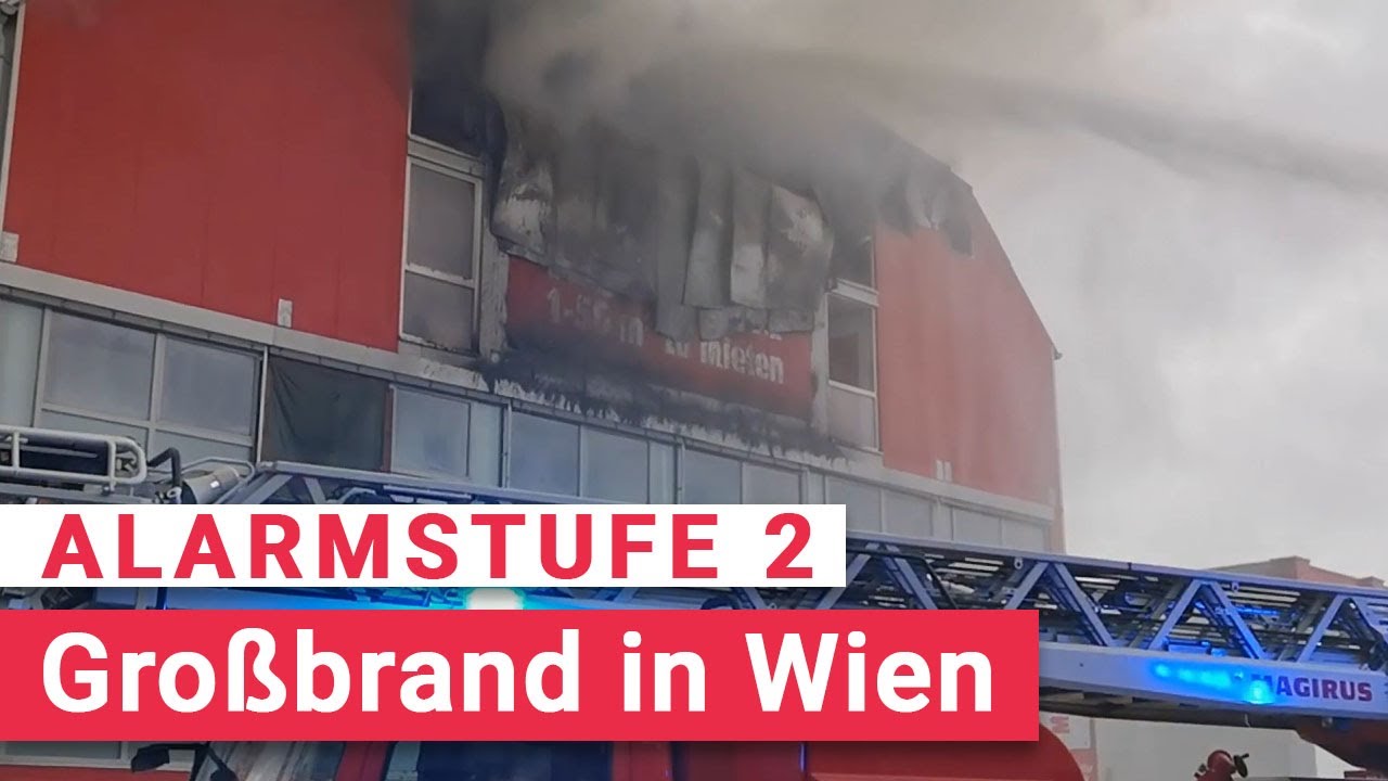 Feuerwehr kämpft gegen Großbrand in Wien