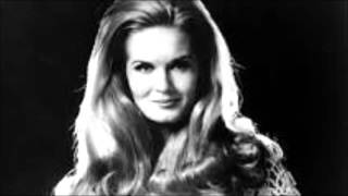 Watch Lynn Anderson Its Only Make Believe video