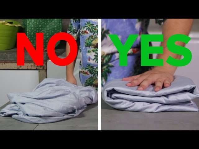 a better way to fold a fitted sheet how to fold fitted sheets buzzfeed