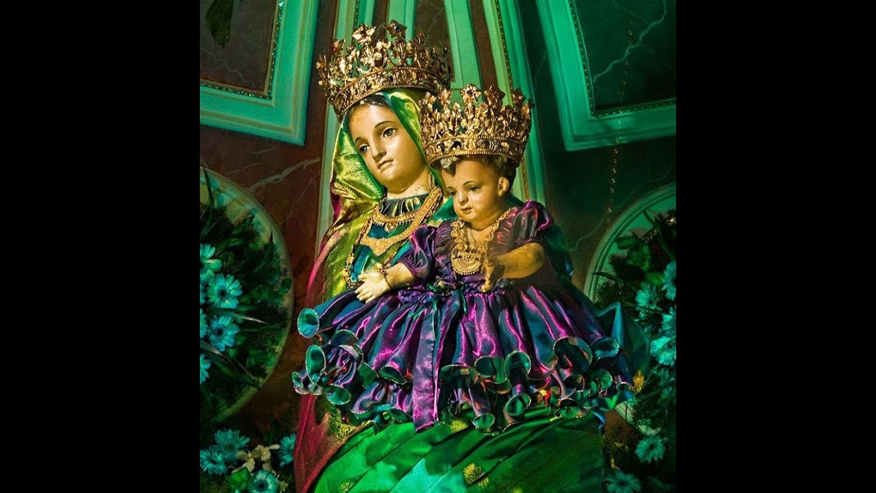 Mary s mother is. Богородица. Богородица в синих одеждах. Богородица с жасмином фото.