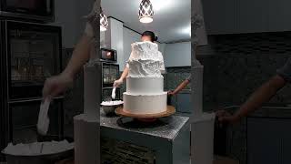 malaking wedding cake