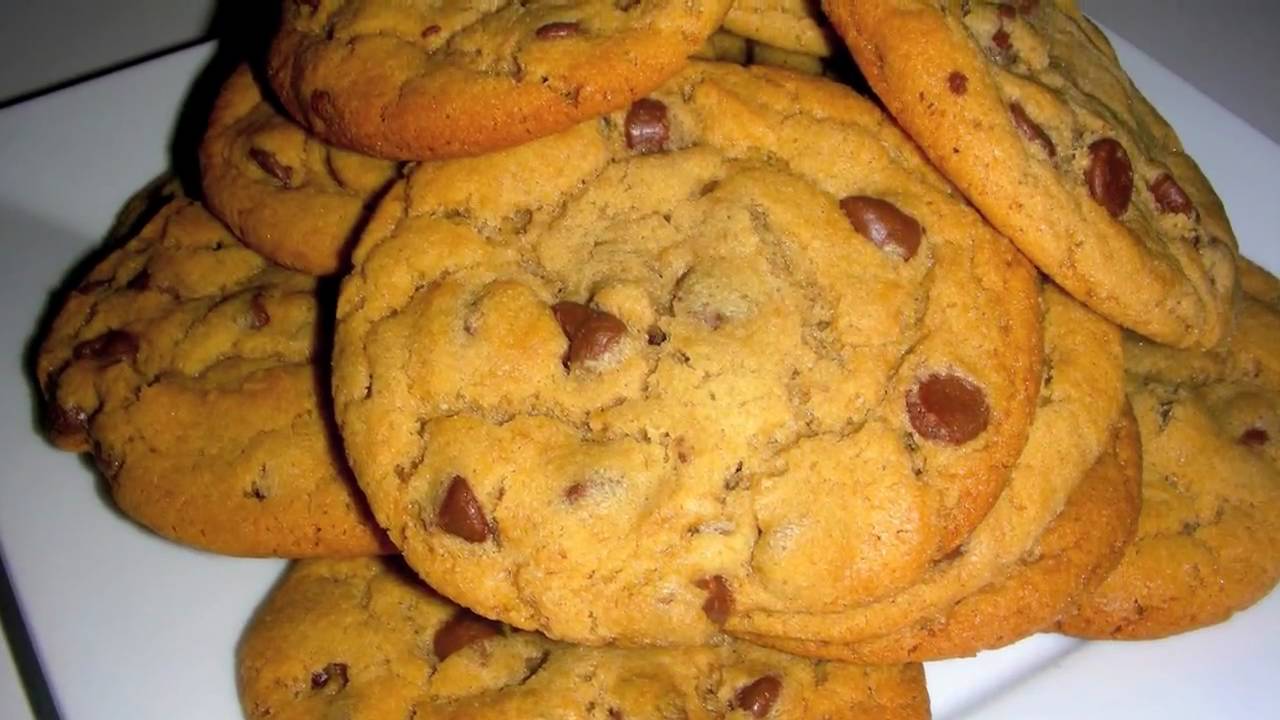 Peanut Butter Chocolate Chip Cookies Recipe - Crunchy ...