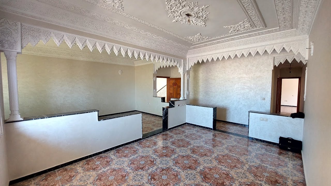 شقة كتسطي للبيع مولاتها مزيرة على الفلوس وهمزة فيها 2 بالكونات كل بالكون فيه 10m ورخيصة اجي تشوف