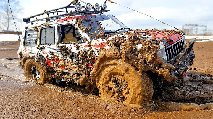 RC Cars Chocolate MUDDY OFF Road — Jeep Cherokee and Hummer H2 Axial SCX10 ii