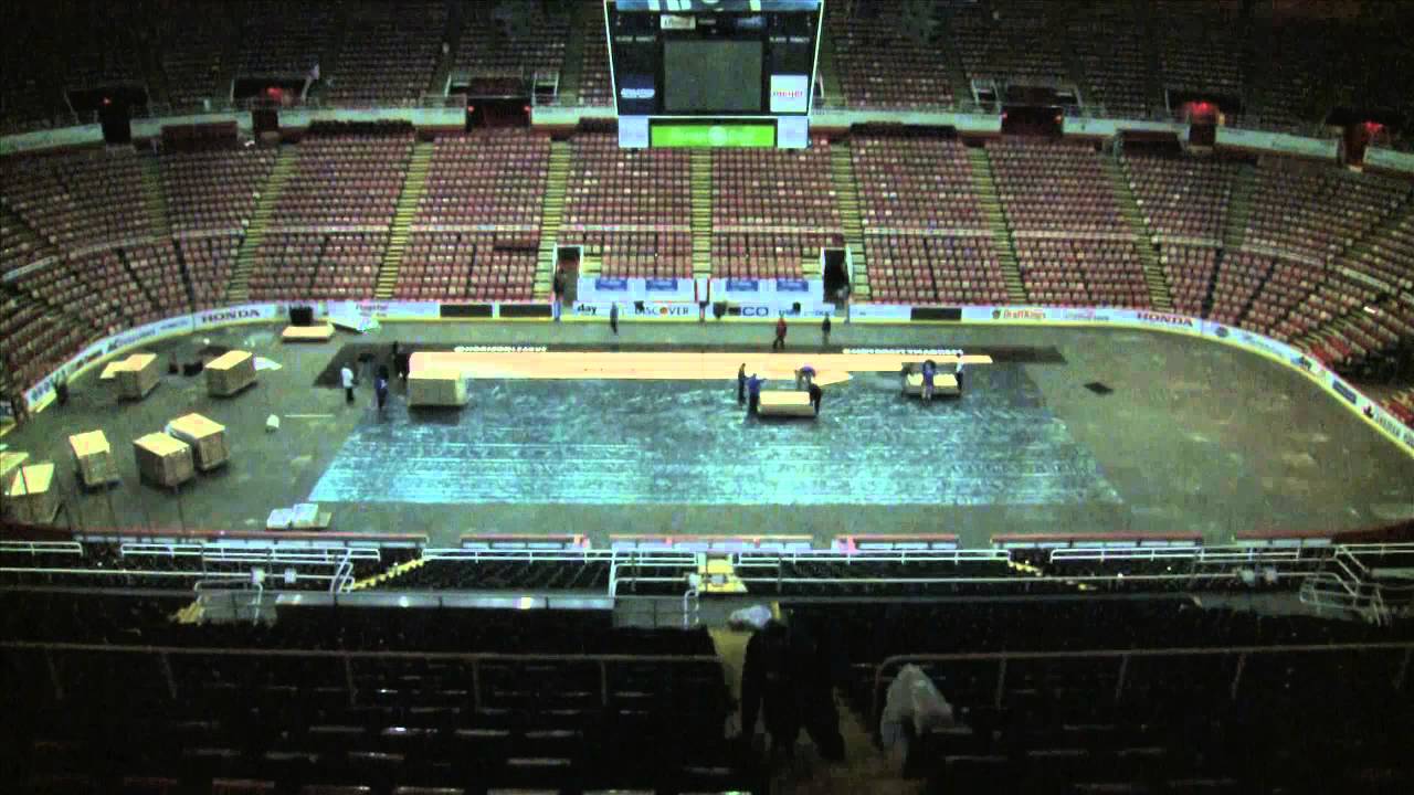 Watch as Joe Louis Arena switches from hockey to basketball in one minute 