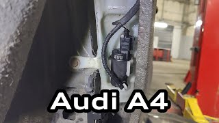 Насос стеклоомывателя Audi A4 B8 / Windshield Washer Pump