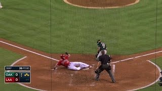 OAK@LAA: Aybar opens scoring with RBI single to left