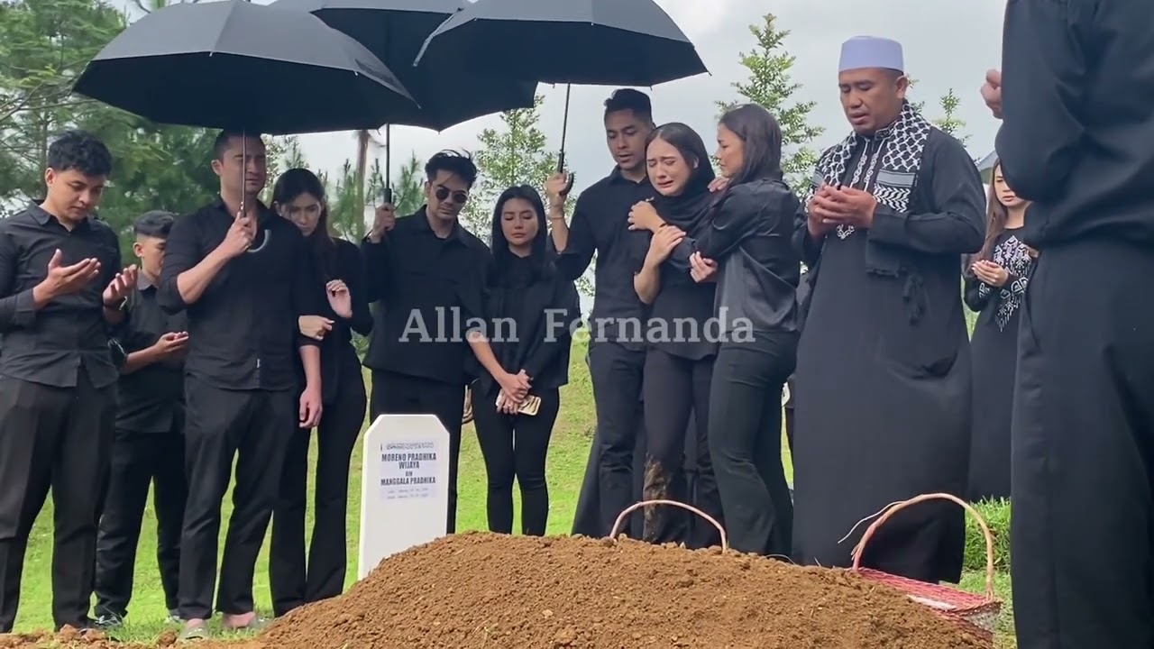 Dibalik layar cinta berakhir bahagia | Prosesi pemakaman Reno