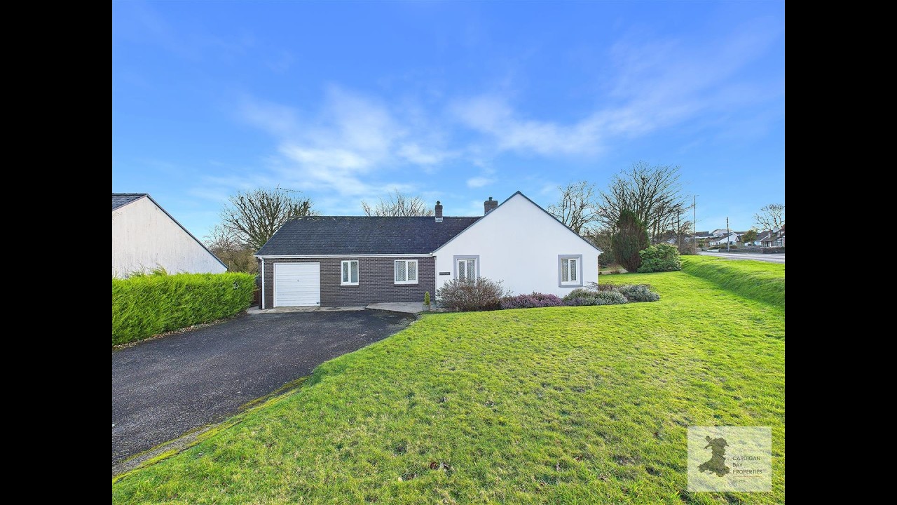 Property For Sale - 3 bed detached bungalow in Blaenffos, Pembrokeshire