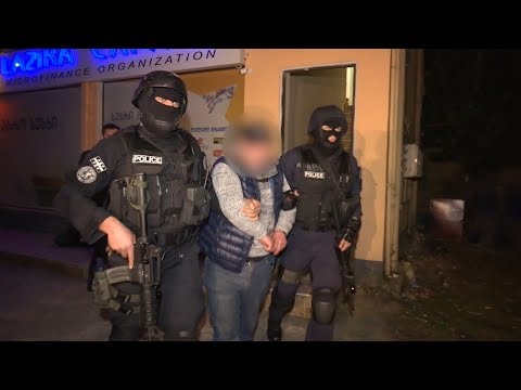 პოლიციამ ბათუმში ჯგუფურად ჩადენილი ძარცვის ფაქტი ცხელ კვალზე გახსნა