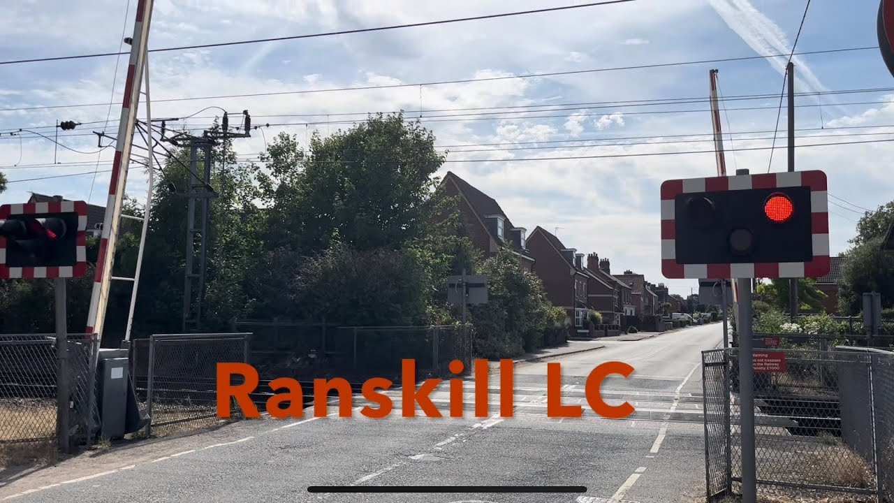 Ranskill Level crossing 14/07/2022 - YouTube