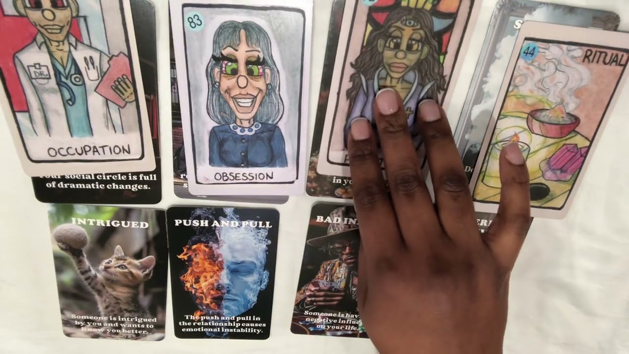 ДЕВА: Это полный бардак. Завистливые люди не выносят того, что кто-то к тебе чувствует. Они знают...