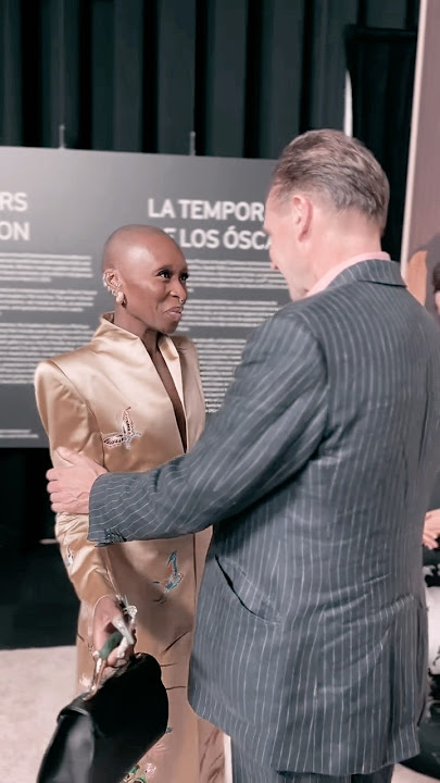 Cynthia Erivo and Ralph Fiennes during the Oscars Nominees Dinner. #cynthiaerivo #ralphfiennes