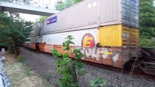2 BNSF Trains Moving Fast! Edmonds, WA