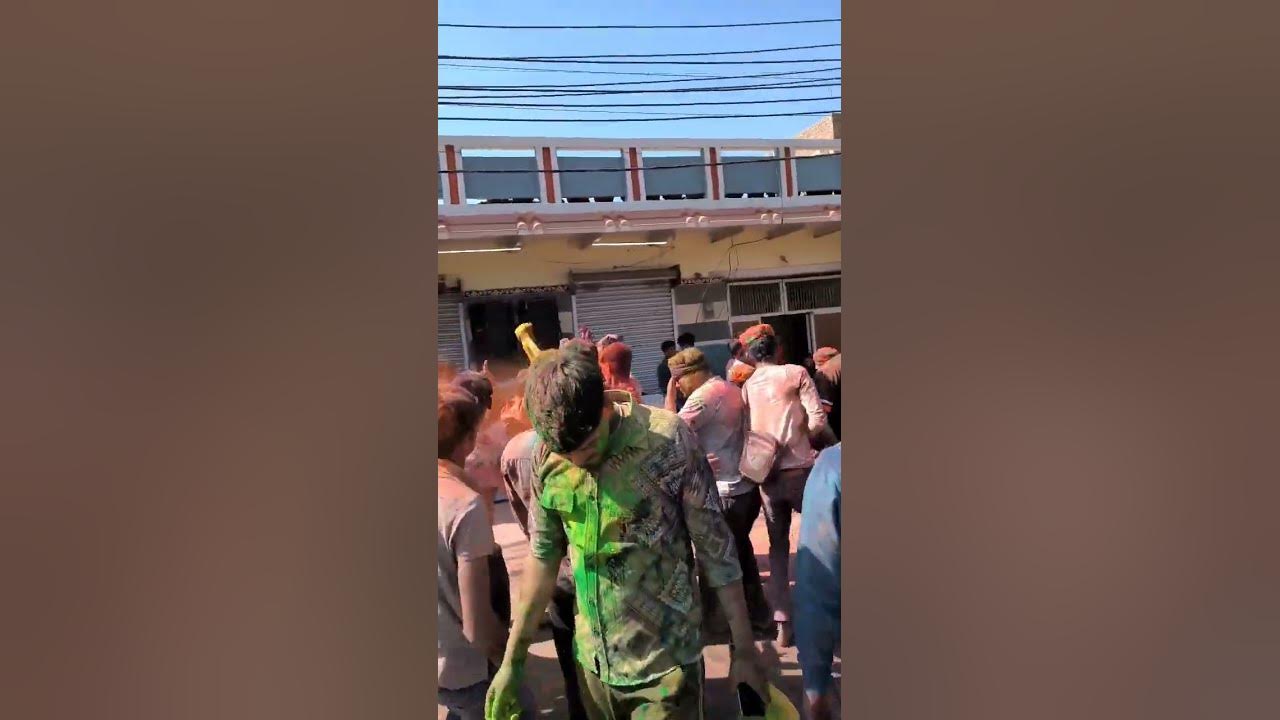 vrindavan live holi