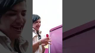 Bir Vatandaş, Oy Verirken Mührü Kırdığı Anları Paylaştı.