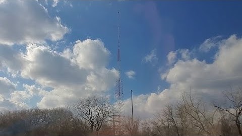 Radio tower with a TWR dual strobe