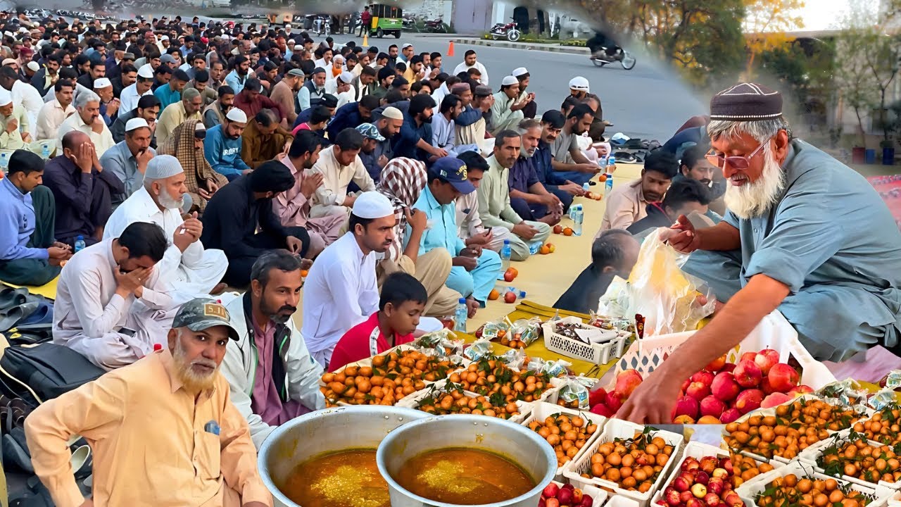 BIGGEST ROADSIDE FREE IFTAR IN RAMADAN | VIP MEAL FOR 3000+ POOR PEOPLE | IFTAR DINNER WITH FRUITS
