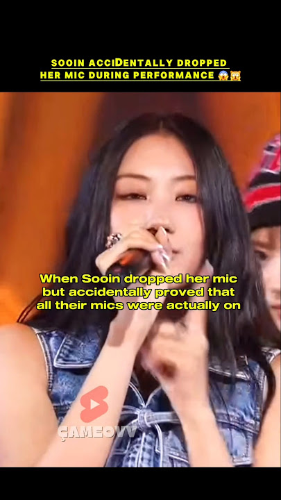 sooin accidentally dropped her mic during performance 😱🙀 #meovv #shorts #kpop