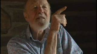 Pete Seeger talks about Woody Guthrie (2006)