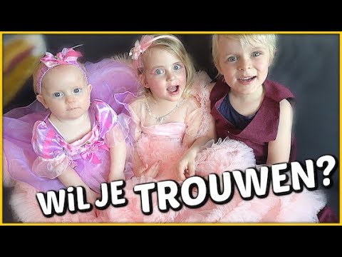 PRiNSESSEN TROUWJURK PASSEN 👸 | Bellinga Familie Vloggers #1313 instagram story viewer