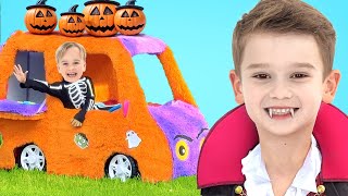 Download Lagu قصص هالوين ممتعة مع كريس وأصدقائه: خدعة أم حلوى؟ MP3