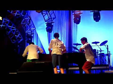 west-pop-5-guys-one-piano