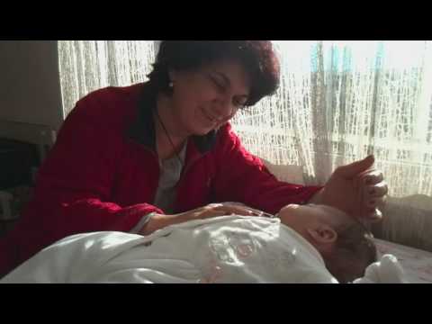 ლიზა ეჭორავება ბებოს