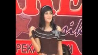 LEPASKANLAH.LUCKY GARENG  MUSIK