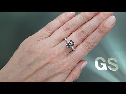 Ring with lavender spinel 3.41 ct and diamonds in 18K white gold Video  № 1