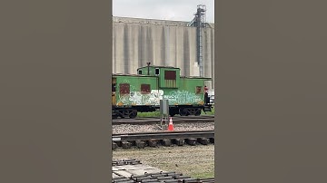 Burlington Northern Caboose - Shoving Platform