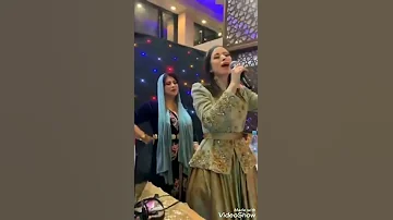 نهلة تغني صب الراشراش في عرس مع شابة يمينة 