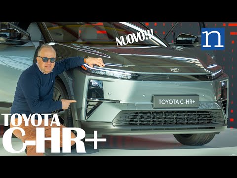 Nuova Toyota C-HR+ 2025: 343 CV, più spazio e tecnologia con l'EV. Tutte le novità, cosa cambia