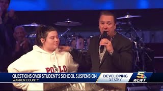 Teen suspended after posting Bible Verses around school, district says there's more to the story