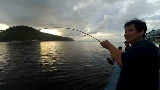 Mancing di Pulau Pengiki, sungguh di luar dugaan Ikan monster