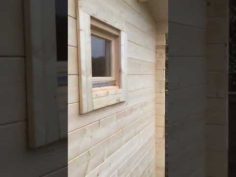 Daisy Log Cabin