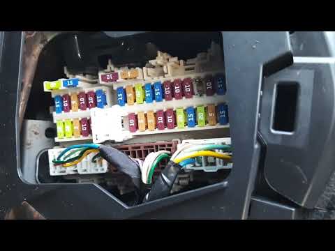 Nissan rogue 2016 Не работает прикуриватель. Поменял предохранитель