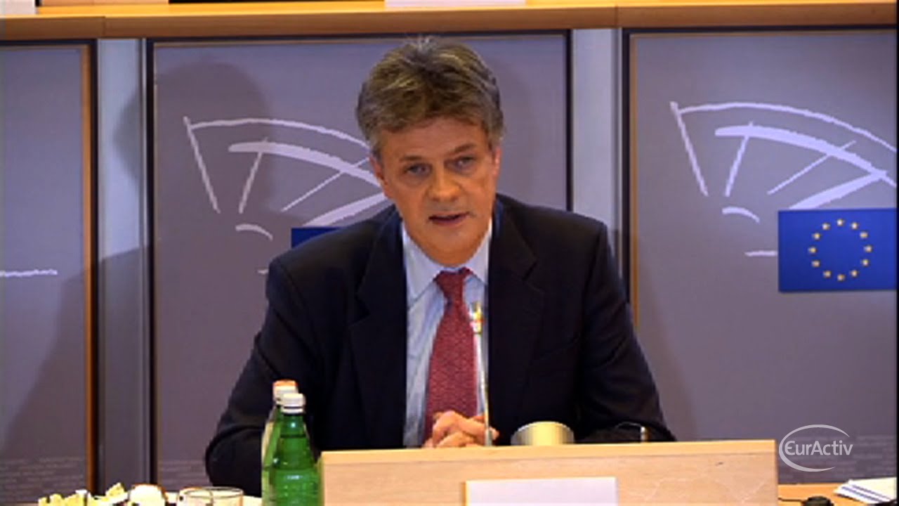 UKIP to Lord Hill: “Which one is your master, the queen or the EU?”