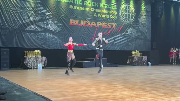 Denis Jarosz & Justyna Wiecek - Hope Round - World...