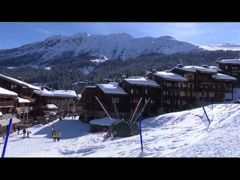 La place du village : rencontres à Valmorel