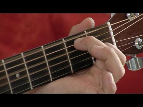 Video: How To Play An E7 Chord On Guitar