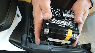 CBR1000RR SC59　バッテリー交換時参考用動画 メインシート取外し バッテリー交換　seat battery removal