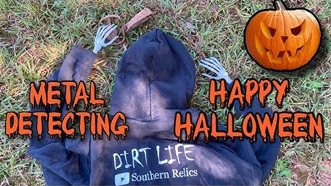 Trapped! METAL DETECTING - Nokta Makro Simplex - Halloween Special