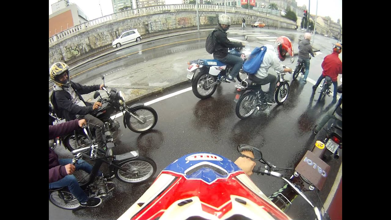 Rolezinho no encontro das mobiletes no Oswaldo - 31/08 (video 3/5) - Marco Antonio DT200