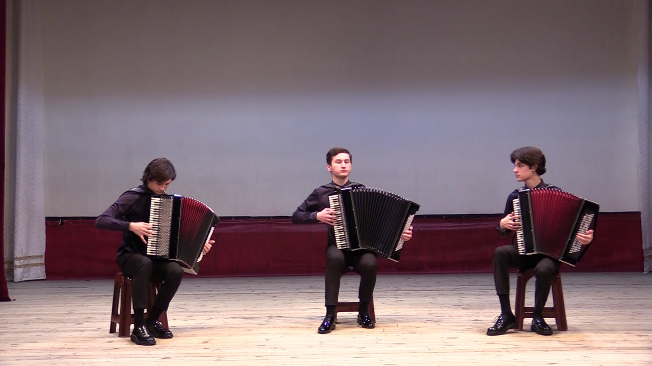 Русское трио видео. Трио гармонистов. Осетинские гармонисты. Гармонисты Осетии. Молодые осетинские гармонисты.