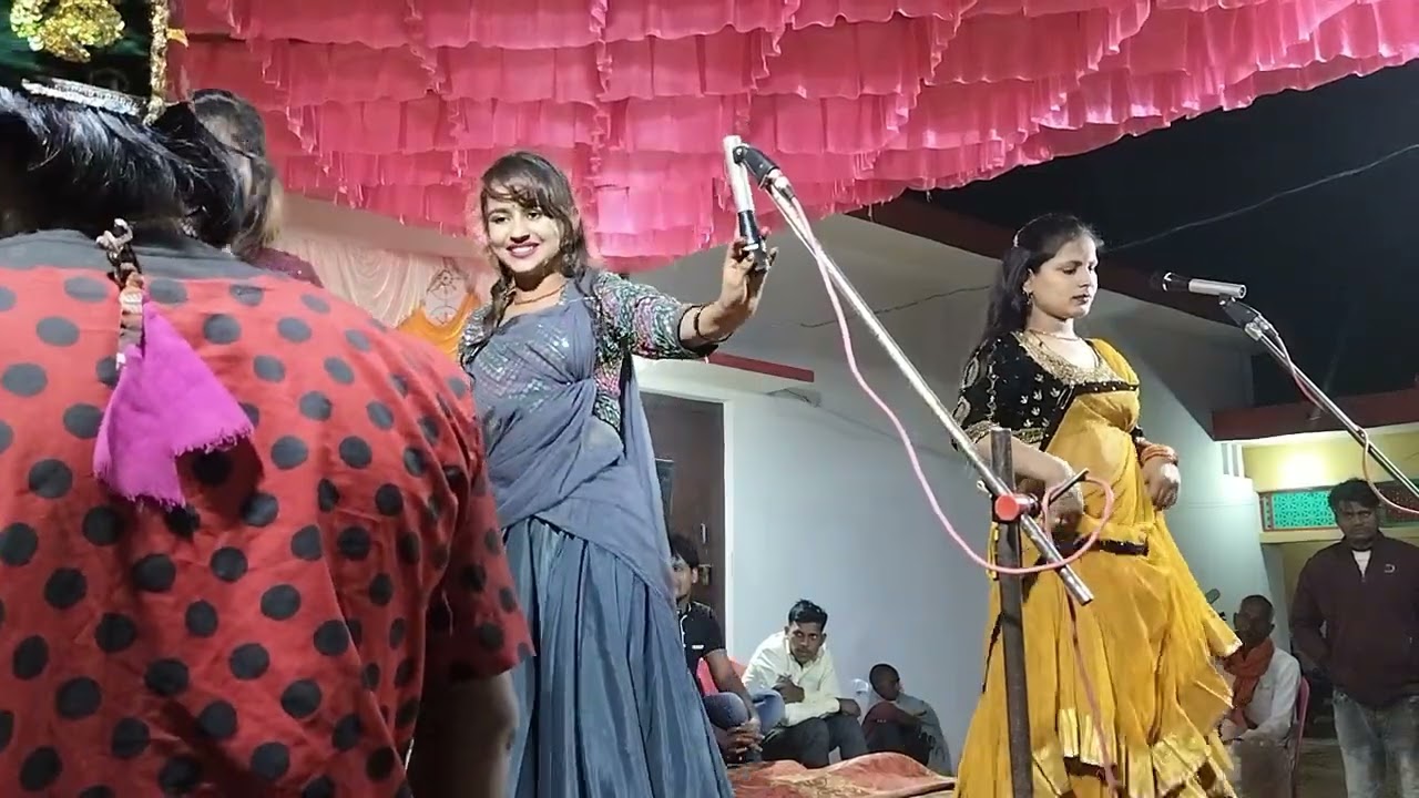 होठवा चाटा ए ghissu theatre arkestra drama dance nautanki nach party new program 8127335325