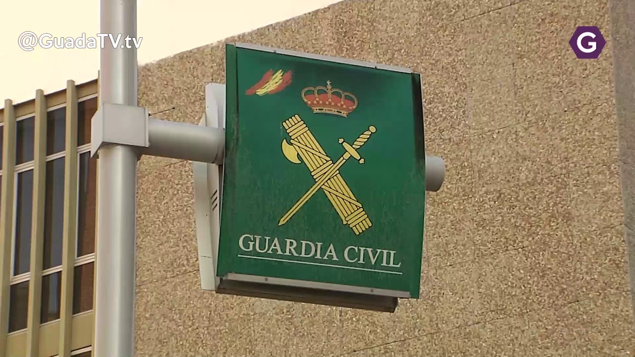 La Guardia Civil investiga al conductor de un camión que conducía con ...