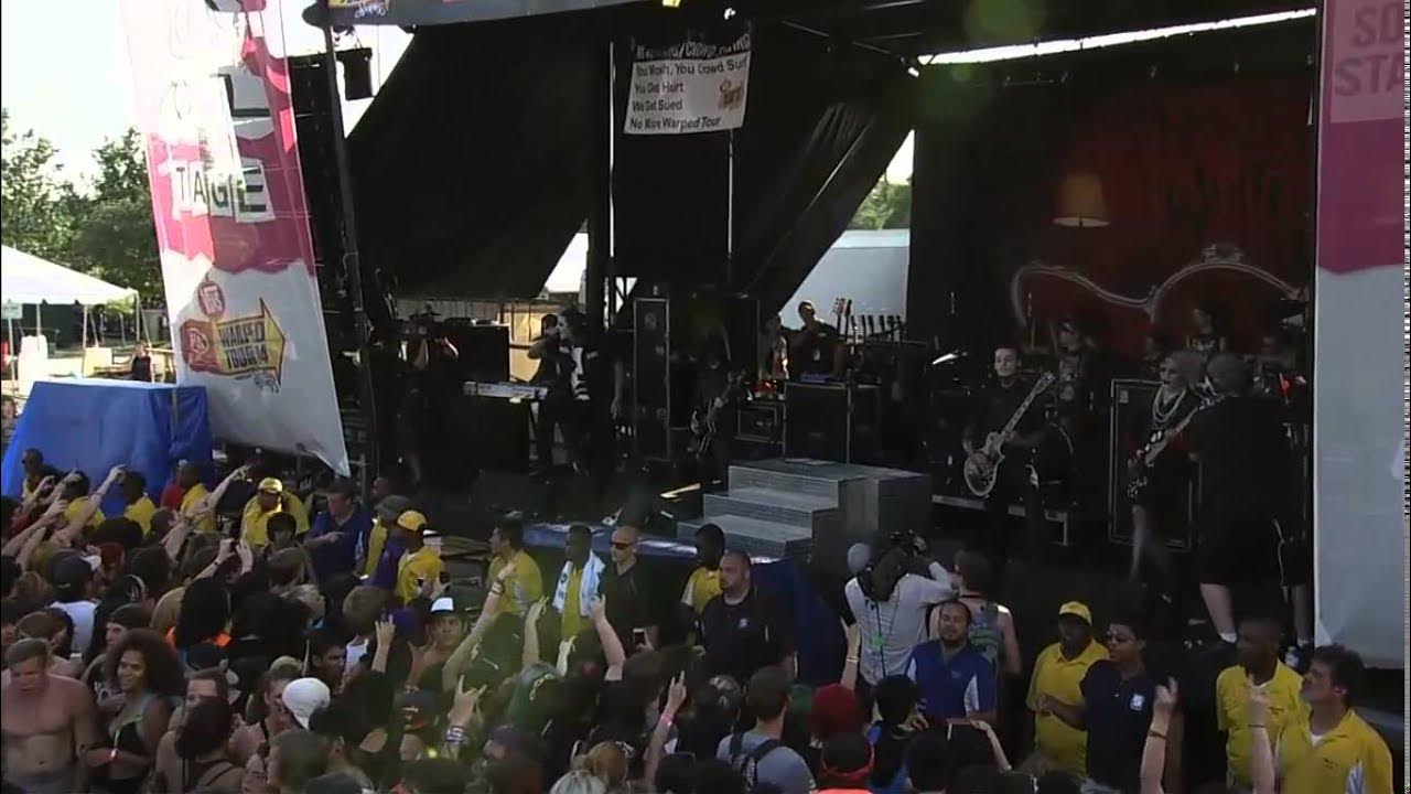 Motionless in White Black Damask (The Fog) [Live] Warped Tour 2014