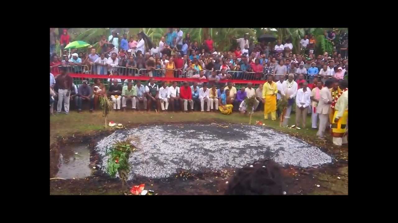 Marche sur le feu au Temple de la Mare St-Marie